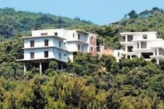 Παγώνουν μέχρι τις εκλογές οι κατεδαφίσεις αυθαιρέτων