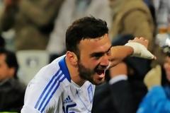 4 ΕΡΥΘΡΟΛΕΥΚΟΥΣ ΔΟΚΙΜΑΣΕ ΣΤΗ ΒΑΣΙΚΗ ΟΜΑΔΑ Ο ΣΑΝΤΟΣ...