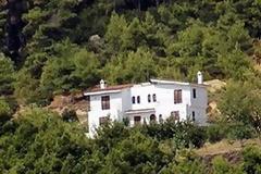 Συνεχίζονται οι έλεγχοι για τα αυθαίρετα