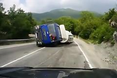 Τρομακτικό ατύχημα με βυτιοφόρο κατέγραψε η κάμερα αυτοκινήτου