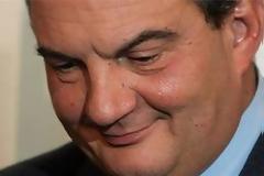 Μήνυμα αναγνώστη προς τον Καραμανλή