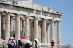 Δεν έχουν τον Θεό τους.Προειδοποιούν τους τουρίστες ότι δεν επαρκούν τα τρόφιμα και κάυσιμα στη χώρα...
