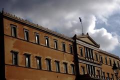 Τα κόμματα ενώπιον των ευθυνών τους