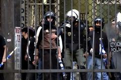 «Ομάδα αστυνομικών σε συνεργασία με “αγανακτισμένους” φασίστες…»