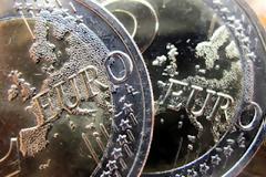 Η Ευρώπη έχει ανάγκη ταυτόχρονα από λιτότητα και ανάπτυξη, λέει η Παγκόσμια Τράπεζα