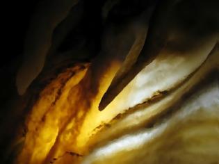 Φωτογραφία για Το χρώμα των σπηλαίων στο φως