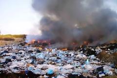 Πυρκαγιά ξέσπασε στη χωματερή των Άνω Λιοσίων