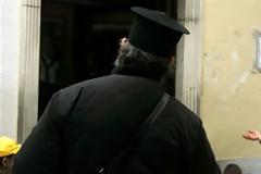 Ιερέας στην Κρήτη κατηγορείται για περίεργες... μπίζνες