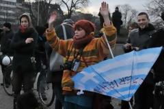 Βερολίνο: Συνέλαβαν Γερμανίδα για την φιλοελληνική της ομπρέλα