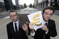 Ούτε euro ούτε Geuro... Ο δήμαρχος θα τυπώσει δικό του νόμισμα!