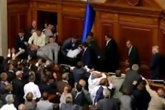 ΞΥΛΟ ΚΑΙ... ΠΟΛΙΤΙΣΜΟΣ ΣΤΟ ΟΥΚΡΑΝΙΚΟ ΚΟΙΝΟΒΟΥΛΙΟ! *ΒΙΝΤΕΟ*