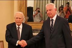 Στον Παπούλια ο Πικραμένος