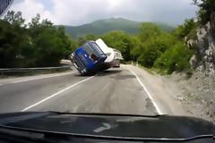 Βίντεο Σοκ με νταλίκα