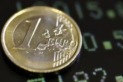 «Δίκοπο μαχαίρι η επιστροφή στη δραχμή»