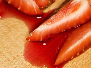 Φωτογραφία για ΓΛΥΚΟ: Σπιτικό σιρόπι φράουλας