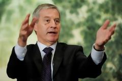 J.FITSCHEN: Η Ελλάδα είναι ένα χρεοκοπημένο κράτος