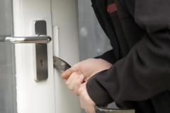 Δύο 19χρονοι είχαν ρημάξει τα εξοχικά στον Ωρωπό