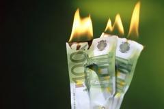 ΕΠΙΤΕΙΝΕΤΑΙ Η ΚΑΤΑΣΤΡΟΦΟΛΟΓΙΑ ΓΙΑ ΕΞΟΔΟ ΑΠΟ ΤΟ ΕΥΡΩ