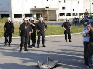Φωτογραφία για Έφοδος αστυνομικών στην Αθήνα για τη σύλληψη ενός εκ των δραστών της δολοφονίας Θ.Λαζανά