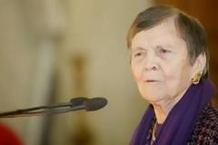 E.ΑΡΒΕΛΕΡ: Δεν θα έβαζα ποτέ δικό μου κείμενο στις πανελλαδικές