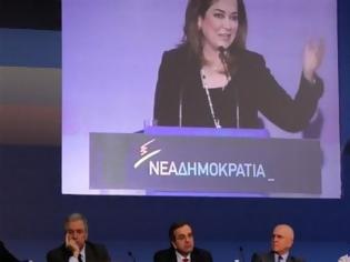 Φωτογραφία για VIDEO: Δραματικοί οι τόνοι στην ομιλία της Ντόρας Μπακογιάννη στο ΣΕΦ