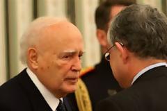 «Η χώρα πλησιάζει στο σημείο κατάρρευσης» έγραφε στο απόρρητο σημείωμα ο Λ.Παπαδήμος
