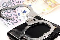 Eισέπραττε χιλιάδες ευρώ από πλαστές ταξιδιωτικές επιταγές