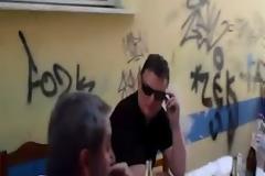 Βίντεο από το γιαούρτωμα της παρέας του Χρυσαυγίτη Βουλευτή Μαγνησίας