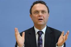 «Δεν μπορούμε να ρίχνουμε λεφτά σε ένα βαρέλι χωρίς πάτο»