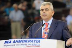 Ο Μάξιμος μπήκε στο ΣΕΦ με την Αυγή στο χέρι