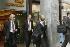 Ετοιμάζει αλλαγές η τρόικα;;