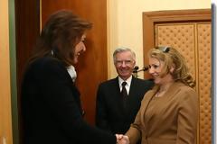 Η ελληνικής καταγωγής υπεύθυνη της Επιτροπής Μειονοτήτων στην Αλβανία, αναγνωρίζει «μακεδονική γλώσσα»!