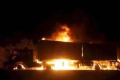 Στις φλόγες τρία φορτηγά- ψυγεία τα ξημερώματα
