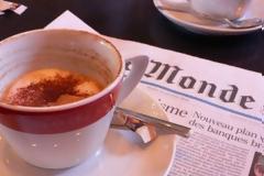 Le Monde: Δράστε πριν η Ελλάδα μας παρασύρει στο βυθό!