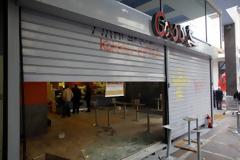 Πανικός στα Τρίκαλα - Φοιτητές πλακώθηκαν στο ξύλο!