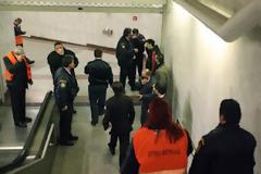 Αλλοδαπός μαχαίρωσε αλλοδαπό δυο φορές μέσα στο μετρό!