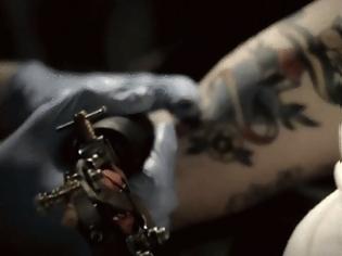 Φωτογραφία για Άσχημα τα νέα για όσους έχουν κάνει τατουάζ! - Τι βρέθηκε στα μελάνια