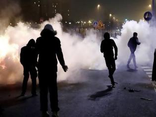 Φωτογραφία για Δεκάδες οι συλλήψεις μετά τις ταραχές για τέταρτη μέρα στο Παρίσι