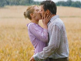 Φωτογραφία για 10 τρόποι για να φιλάς (σίγουρα) καλύτερα