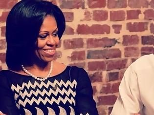 Φωτογραφία για Ο Barack και η Michelle Obama θα σε κάνουν να πιστέψεις ξανά στην αγάπη