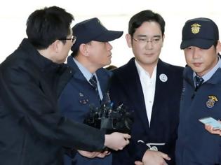 Φωτογραφία για Στον ανακριτή ο επικεφαλής της Samsung για σκάνδαλο διαφθοράς