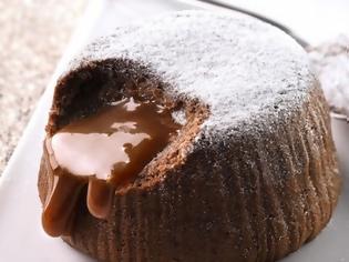 Φωτογραφία για Σουφλέ σοκολάτας με σως καραμέλας