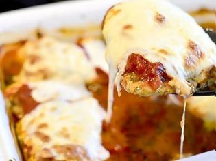Φωτογραφία για Φιλέτο κοτόπουλο πανέ με σάλτσα ντομάτας και τυρί