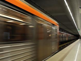 Φωτογραφία για Σε κινητοποιήσεις με τρεις 24ωρες απεργίες οι εργαζόμενοι σε μετρό, ηλεκτρικό και τραμ
