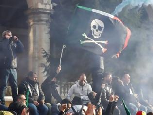 Φωτογραφία για Εξέγερση ταξιτζήδων στη Ρώμη
