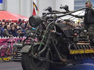 Φωτογραφία για Tank bike: Μια διαφορετική μοτοσυκλέτα φτιαγμένη από... τεθωρακισμένα