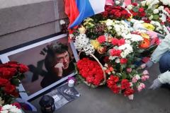 Χιλιάδες Ρώσοι στους δρόμους στην επέτειο δύο ετών από τη δολοφονία Νεμτσόφ
