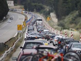 Φωτογραφία για Eπιστρέφουν οι εκδρομείς: Μποτιλιάρισμα και ουρές στις εθνικές οδούς