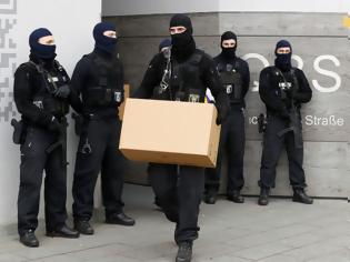 Φωτογραφία για Γερμανία: Έφοδοι της αστυνομίας για την επίθεση στη χριστουγεννιάτικη αγορά του Βερολίνου