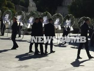 Φωτογραφία για Τροχαίο στην Αθηνών-Λαμίας: Θρήνος στην κηδεία του Ανδρέα Γεωργακόπουλου